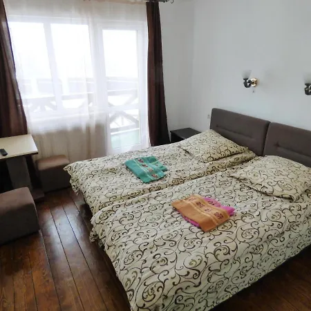 гостинний двір Petros Hotel *