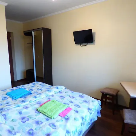 гостинний двір Petros Hotel *